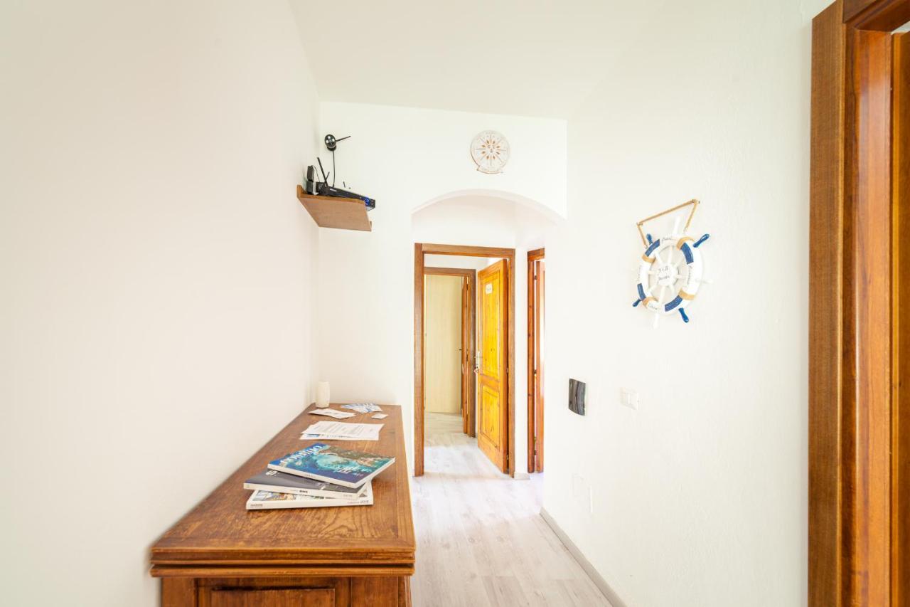 Brezza B&B Golfo Aranci Exterior photo